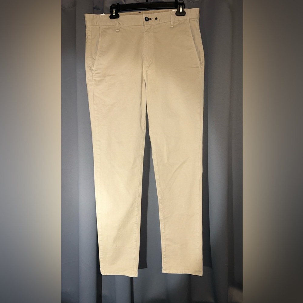 Classic RAG & BONE men’s chino pants 97% cotton blend made in USA